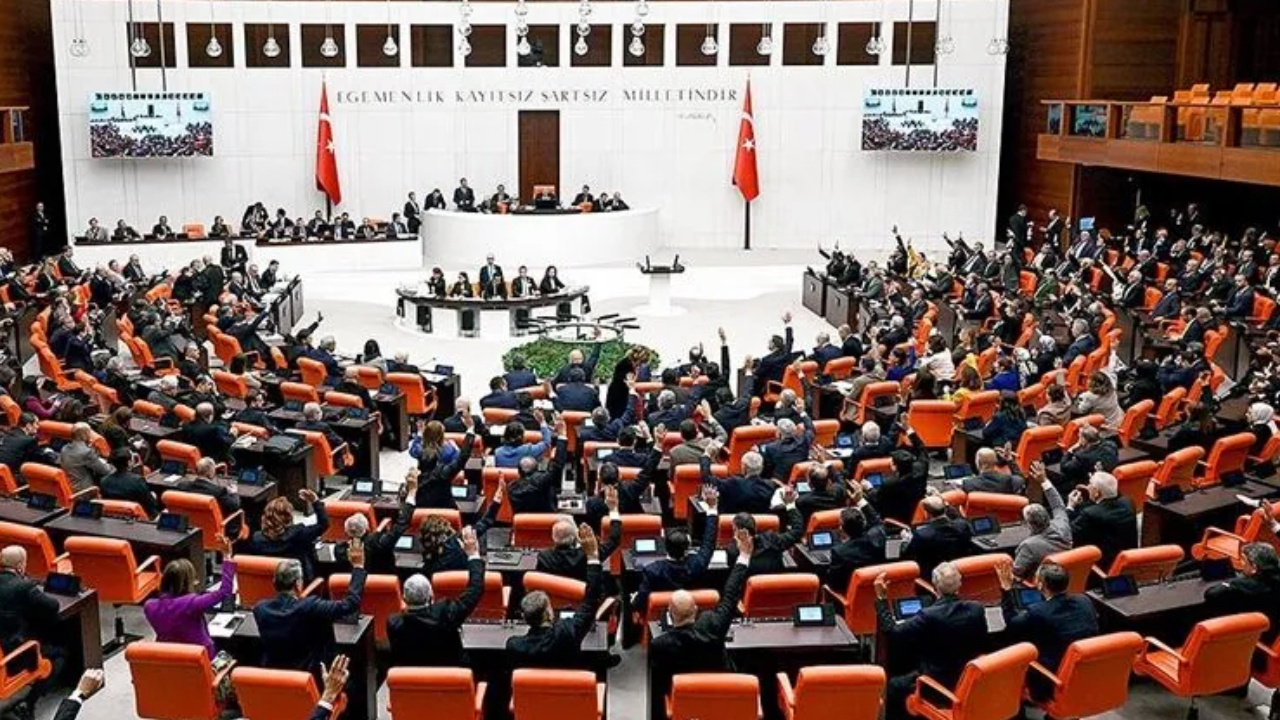 Son dakika yeni parti resmen ana muhalefet meclise eklendi nw6djNPB